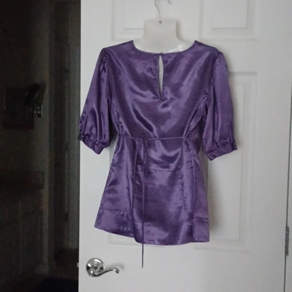 💙 🏍silky  to touch purple Blouse - Picture 6 of 9